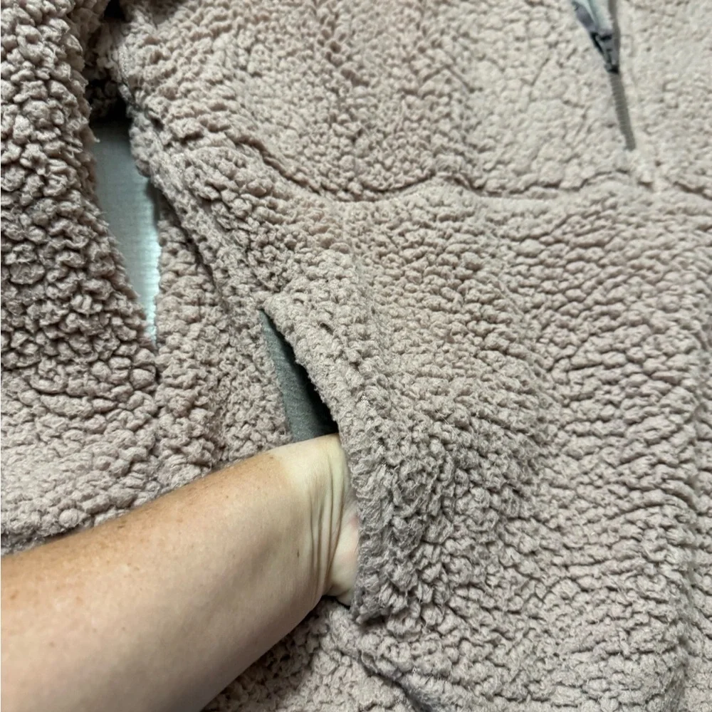 Prana Permafrost quarter-zip Sherpa pull-over.